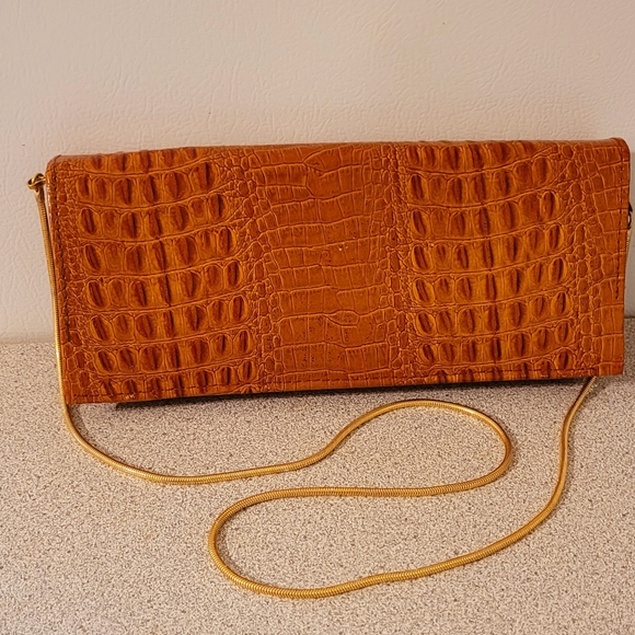 Etienne Aigner Vintage 1980s Tan Leather Croc Embossed Clutch Bag - Picture 2 of 6
